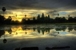 Angkor Wat zur besten Zeit des Tages - Sonnenaufgang.