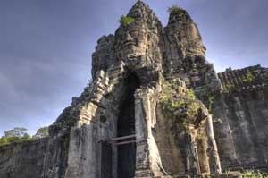 Ansicht des Südtors von Angkor Thom.