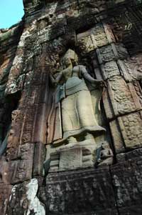 Am Banteay Kdei-Tempel kann man Apsara-Figuren in allen Farbtönen des Steins finden.